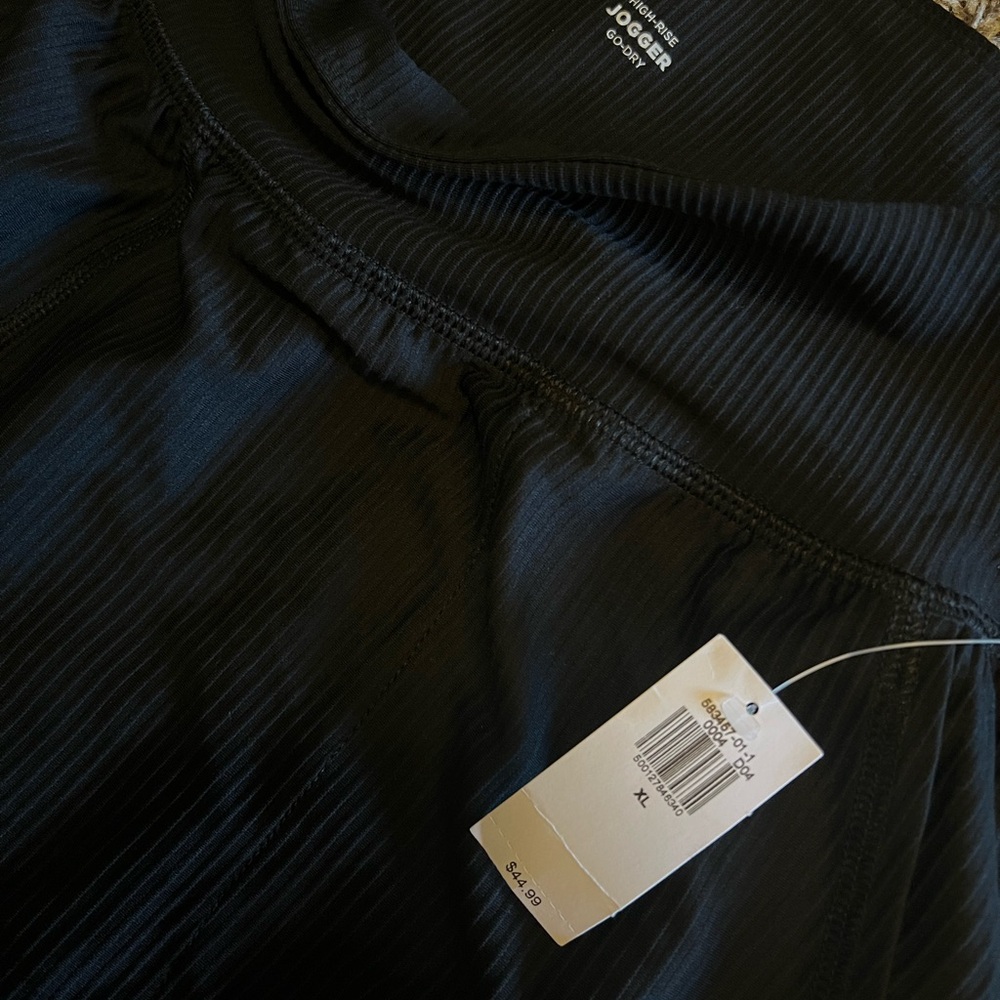 Old Navy Active Black High-Rise Joggers - Picture 3 of 3